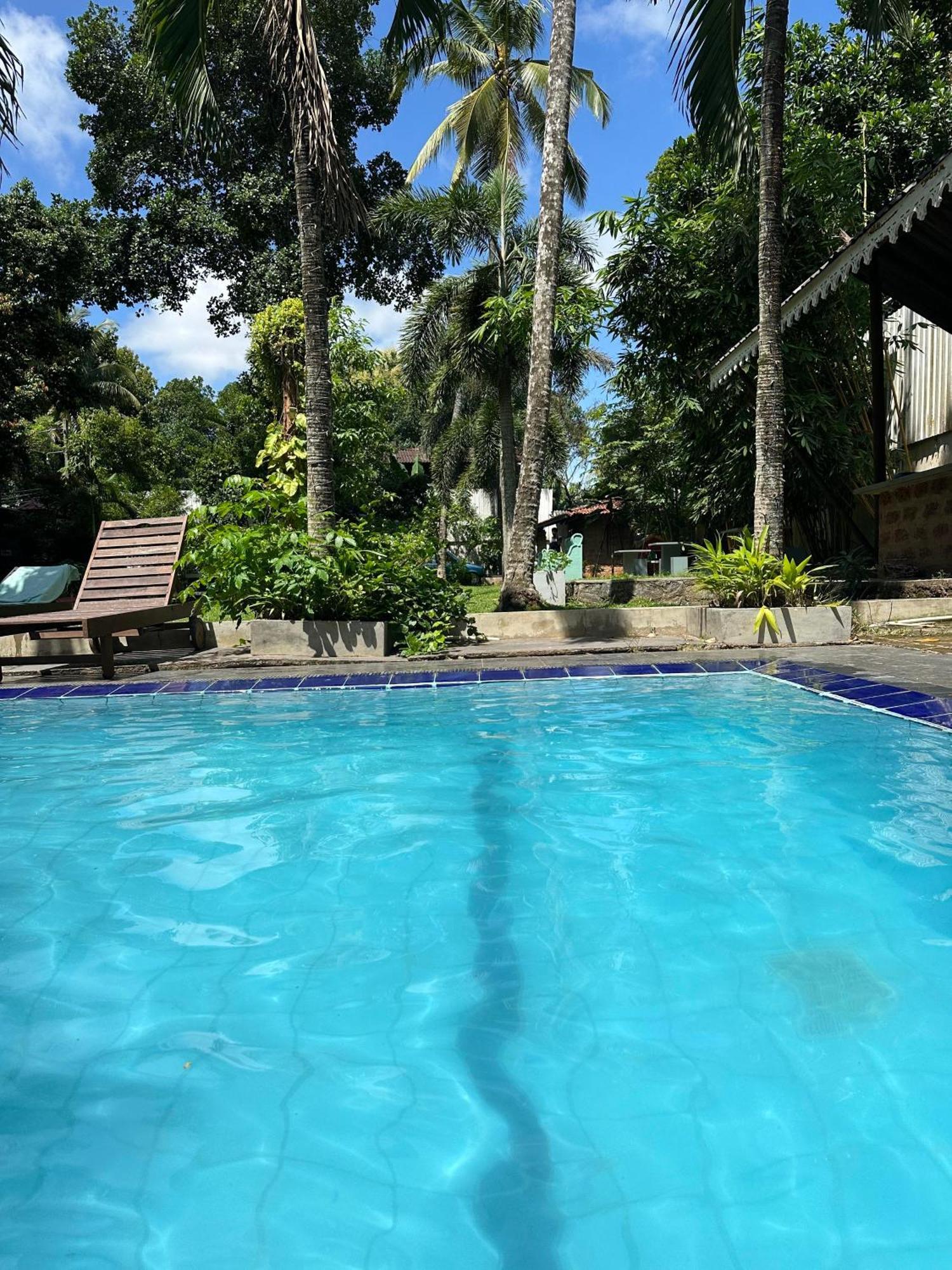 Lanka Bangla Inn Villas Restaurant & Travels كاتوناياكى المظهر الخارجي الصورة