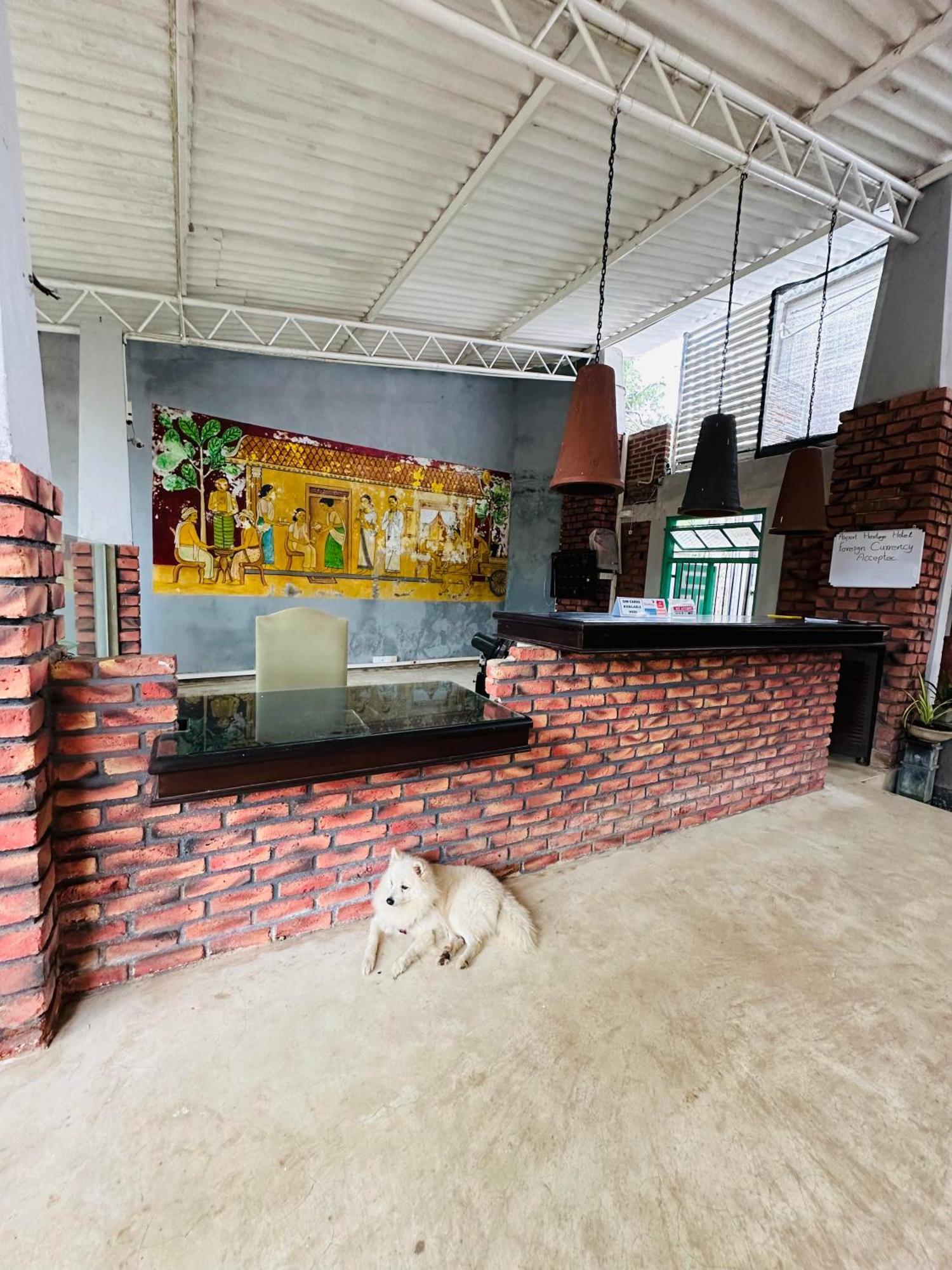 Lanka Bangla Inn Villas Restaurant & Travels كاتوناياكى المظهر الخارجي الصورة