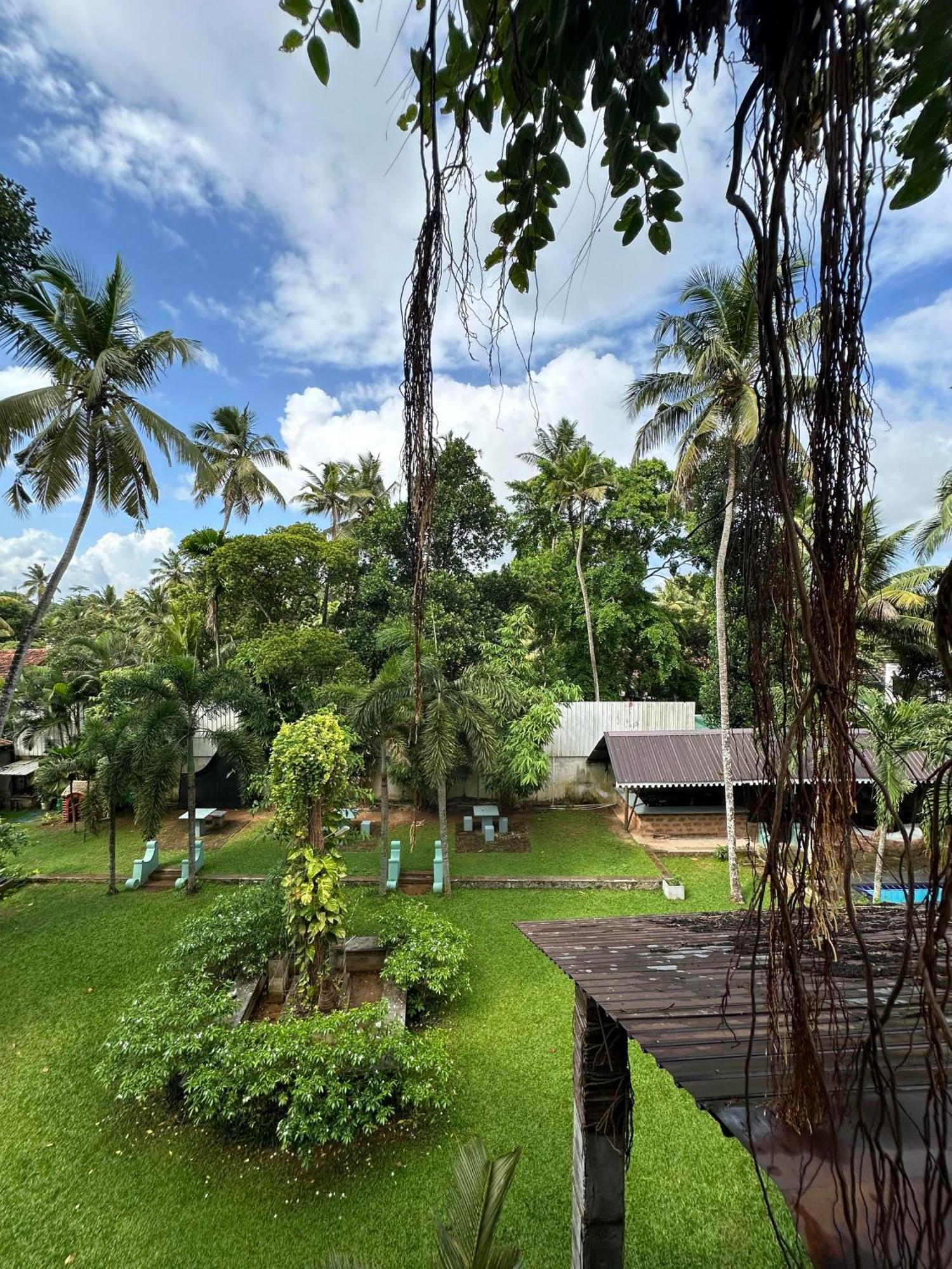 Lanka Bangla Inn Villas Restaurant & Travels كاتوناياكى المظهر الخارجي الصورة