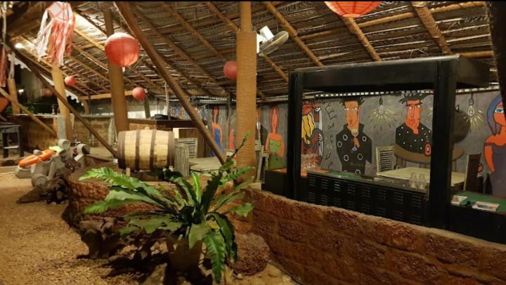 Lanka Bangla Inn Villas Restaurant & Travels كاتوناياكى المظهر الخارجي الصورة