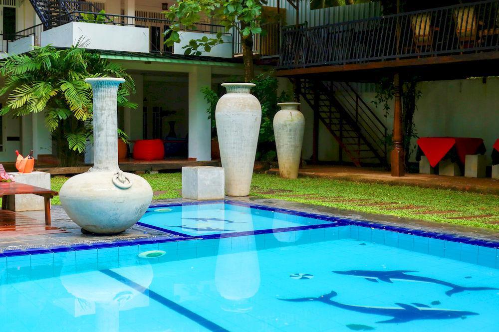 Lanka Bangla Inn Villas Restaurant & Travels كاتوناياكى المظهر الخارجي الصورة