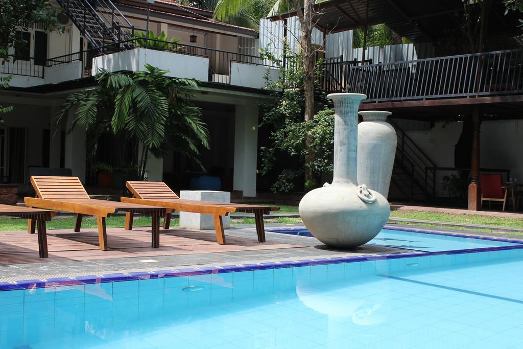 Lanka Bangla Inn Villas Restaurant & Travels كاتوناياكى المظهر الخارجي الصورة